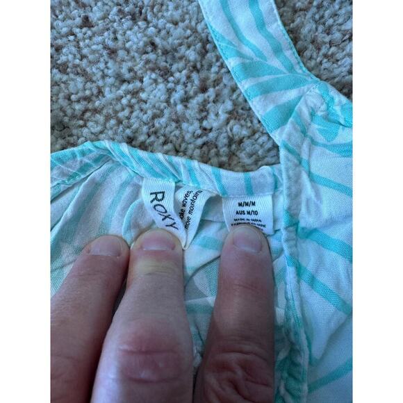 ROXY Tank/Crop top, size women's Medium; ADORABLE styling, teal & white - Picture 3 of 6